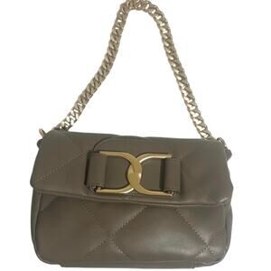 Jessica Simpson 2024 purse with chain carry or shoulder strap. Very clean